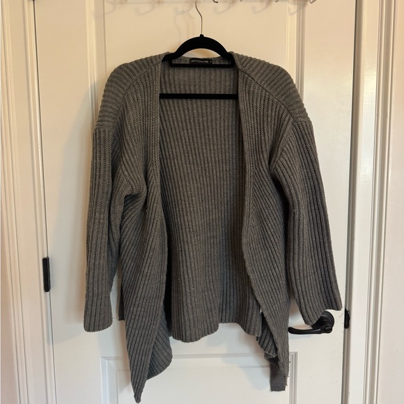 Pretty Little Thing Wrap Grey Cardigan in Size Small- Great Condition!! - Picture 5 of 7